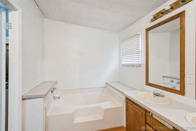 11873 S 177th West Avenue, Sapulpa, OK 74066