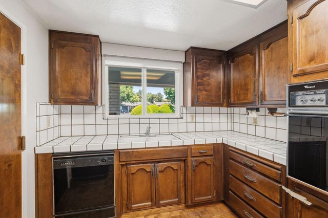 2628 Turquoise Ct, Modesto, CA 95355