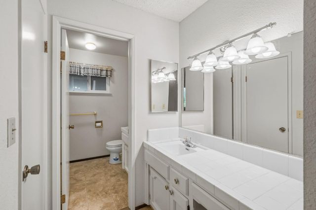2628 Turquoise Ct, Modesto, CA 95355