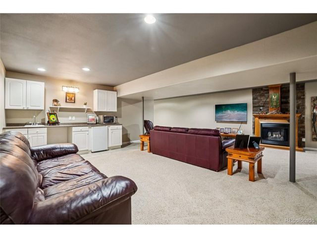 734 Rossum Dr, Loveland, CO 80537