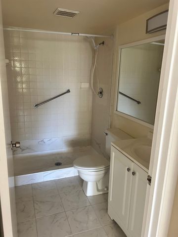 712 Sunny Pine Way E3, Greenacres, FL 33415