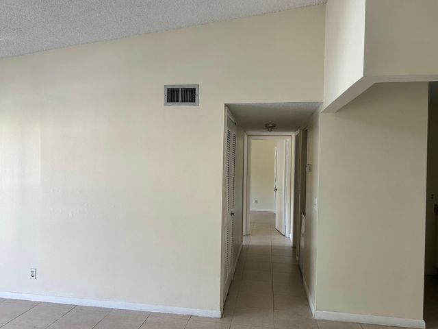 712 Sunny Pine Way E3, Greenacres, FL 33415