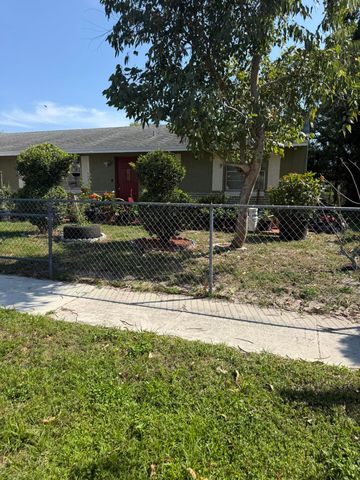 4776 Chariot Circle, Greenacres, FL 33463