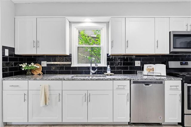 8004 Holmes Road, Kansas City, MO 64131