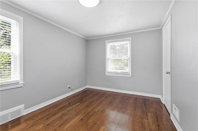 8004 Holmes Road, Kansas City, MO 64131