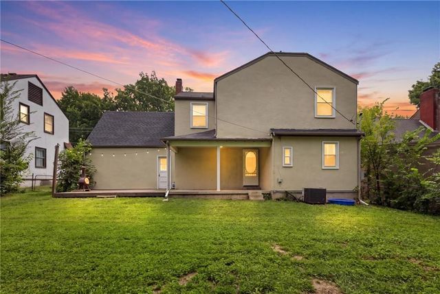 8004 Holmes Road, Kansas City, MO 64131