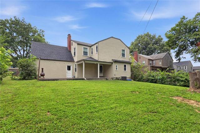 8004 Holmes Road, Kansas City, MO 64131