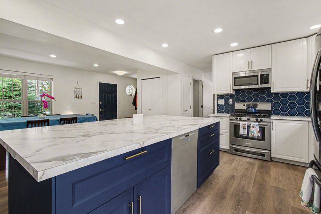 1123 Waverly Road, Chesterton, IN 46304