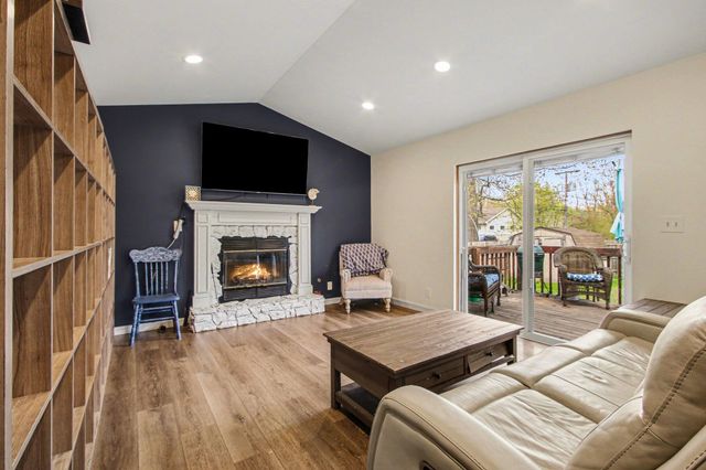 1123 Waverly Road, Chesterton, IN 46304