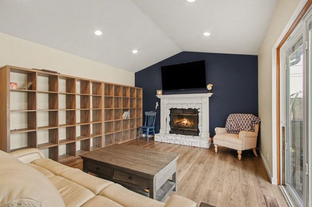 1123 Waverly Road, Chesterton, IN 46304