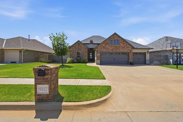 9312 NW 81st Street, Yukon, OK 73099