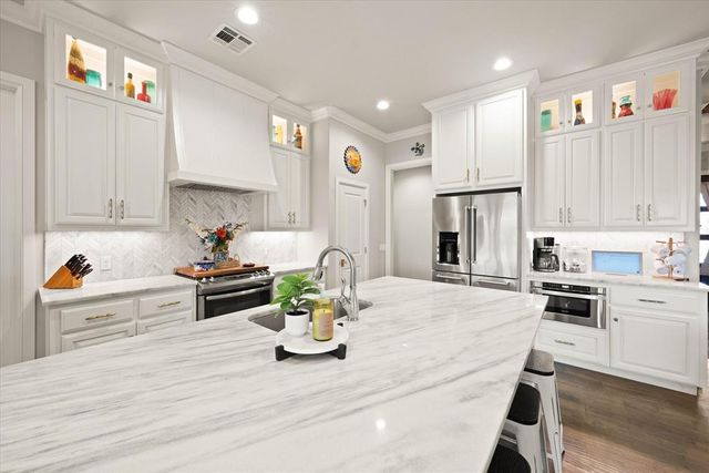 9312 NW 81st Street, Yukon, OK 73099