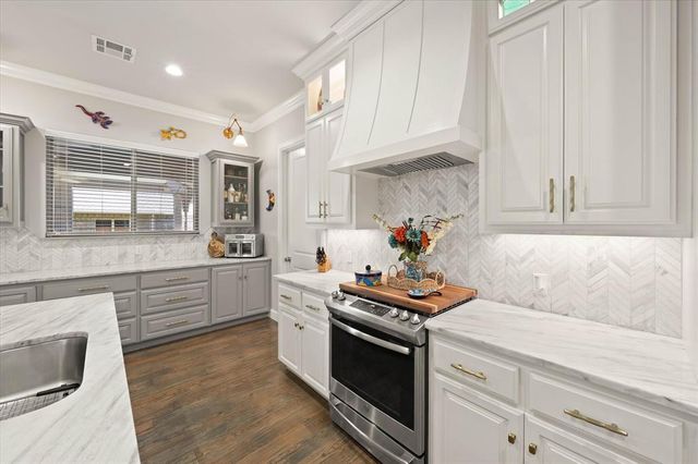 9312 NW 81st Street, Yukon, OK 73099