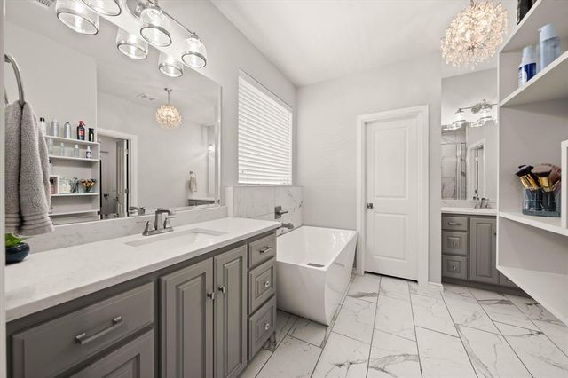 9312 NW 81st Street, Yukon, OK 73099