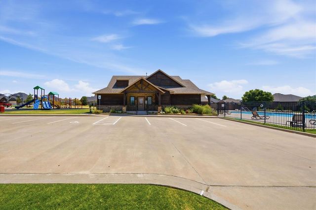 9312 NW 81st Street, Yukon, OK 73099