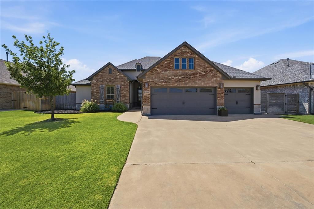 9312 NW 81st Street, Yukon, OK 73099