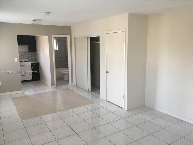 960 Biarritz Dr 0, Miami Beach, FL 33141