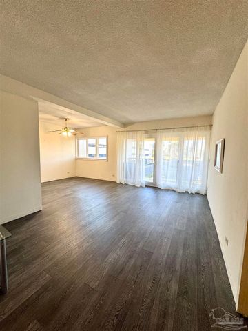 825 Bayshore Dr 206, Pensacola, FL 32507