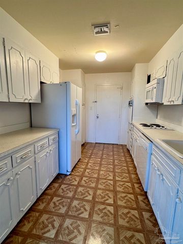 825 Bayshore Dr 206, Pensacola, FL 32507