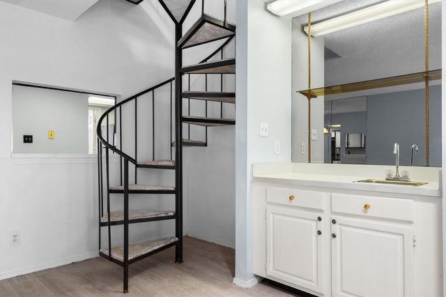 5590 Spring Valley H 203, Dallas, TX 75254