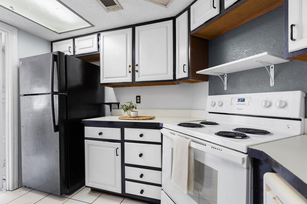5590 Spring Valley H 203, Dallas, TX 75254