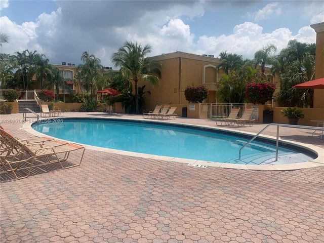 18101 NW 68th Avenue E105, Hialeah, FL 33015
