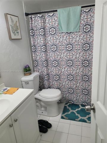 18101 NW 68th Avenue E105, Hialeah, FL 33015