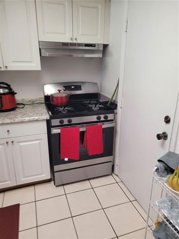 18101 NW 68th Avenue E105, Hialeah, FL 33015