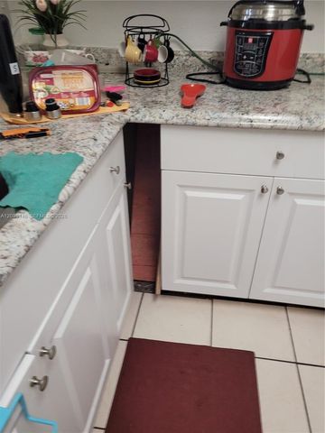 18101 NW 68th Avenue E105, Hialeah, FL 33015