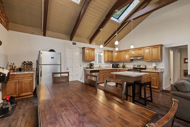 24144 Olo Win Trl, Mi Wuk Village, CA 95346