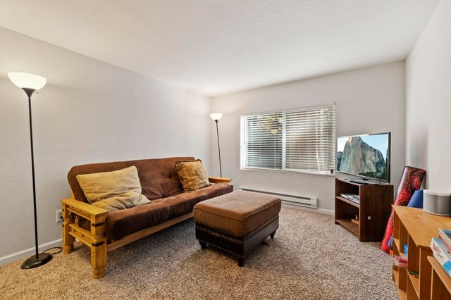 24144 Olo Win Trl, Mi Wuk Village, CA 95346