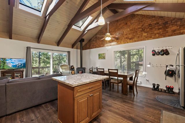 24144 Olo Win Trl, Mi Wuk Village, CA 95346