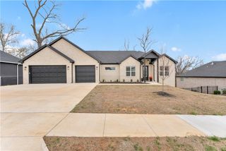 1421 Lee Street, Pea Ridge, AR 72751