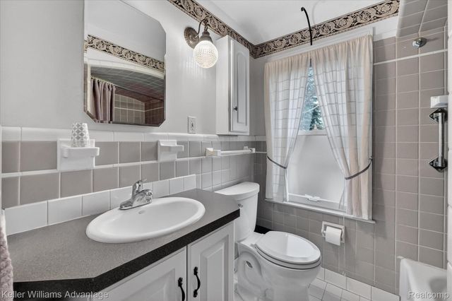 25246 Schoolcraft, Redford Charter Township, MI 48239