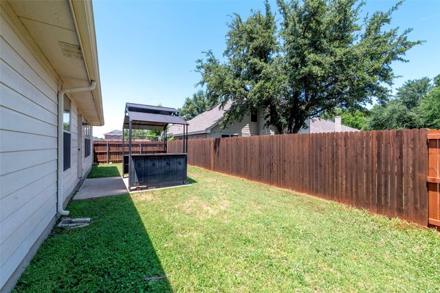 1113 Mockingbird Drive, Aubrey, TX 76227