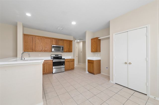 1113 Mockingbird Drive, Aubrey, TX 76227