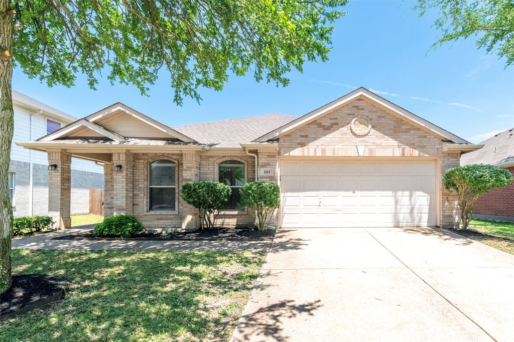 1113 Mockingbird Drive, Aubrey, TX 76227