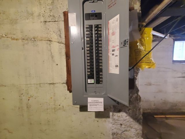 616 Argyle Court, Clinton, IA 52732