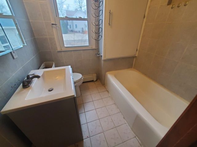 616 Argyle Court, Clinton, IA 52732