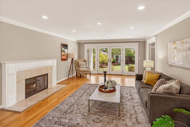 12180 SARAGLEN Drive, Saratoga, CA 95070