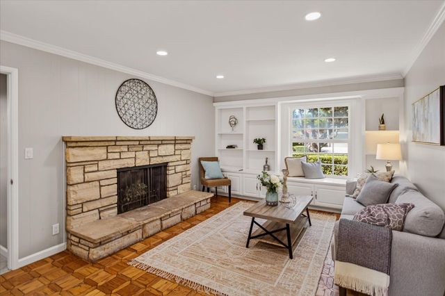 12180 SARAGLEN Drive, Saratoga, CA 95070