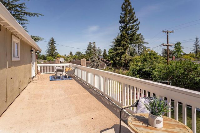 12180 SARAGLEN Drive, Saratoga, CA 95070