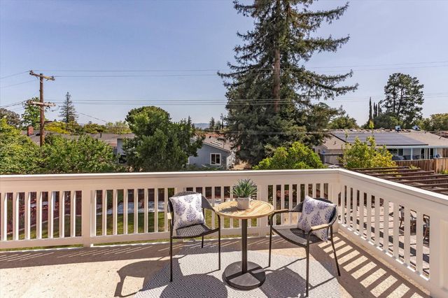 12180 SARAGLEN Drive, Saratoga, CA 95070