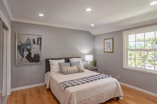 12180 SARAGLEN Drive, Saratoga, CA 95070