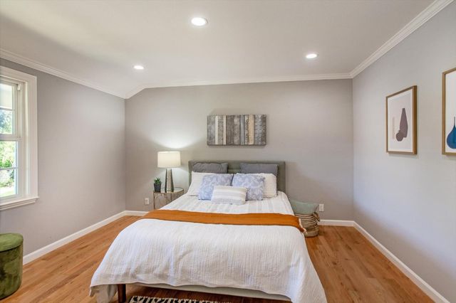 12180 SARAGLEN Drive, Saratoga, CA 95070