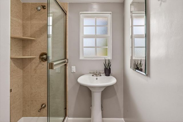 12180 SARAGLEN Drive, Saratoga, CA 95070