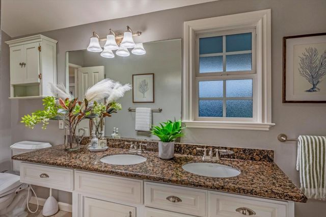 12180 SARAGLEN Drive, Saratoga, CA 95070