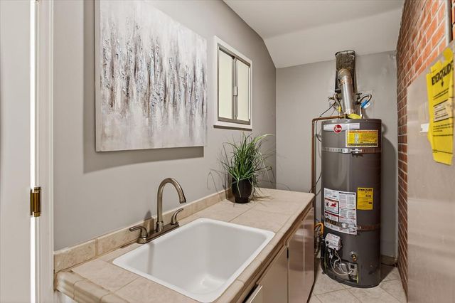 12180 SARAGLEN Drive, Saratoga, CA 95070