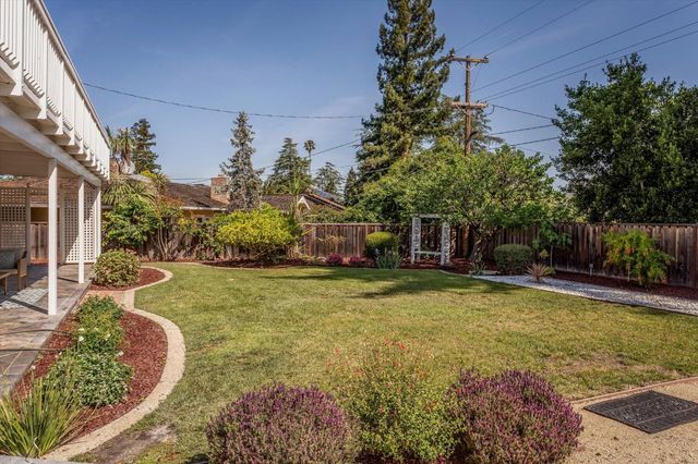 12180 SARAGLEN Drive, Saratoga, CA 95070