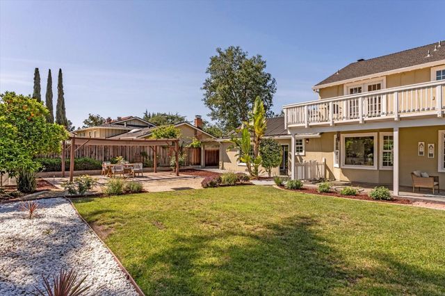 12180 SARAGLEN Drive, Saratoga, CA 95070